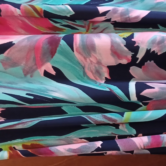 Pink Lily 👗 - Picture 7 of 8